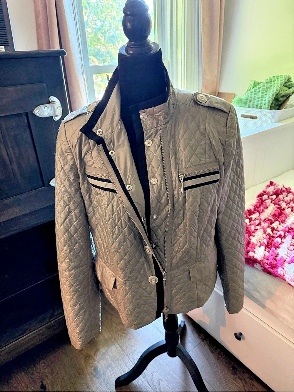 Airfield Quilted Jacket in Gray Like New